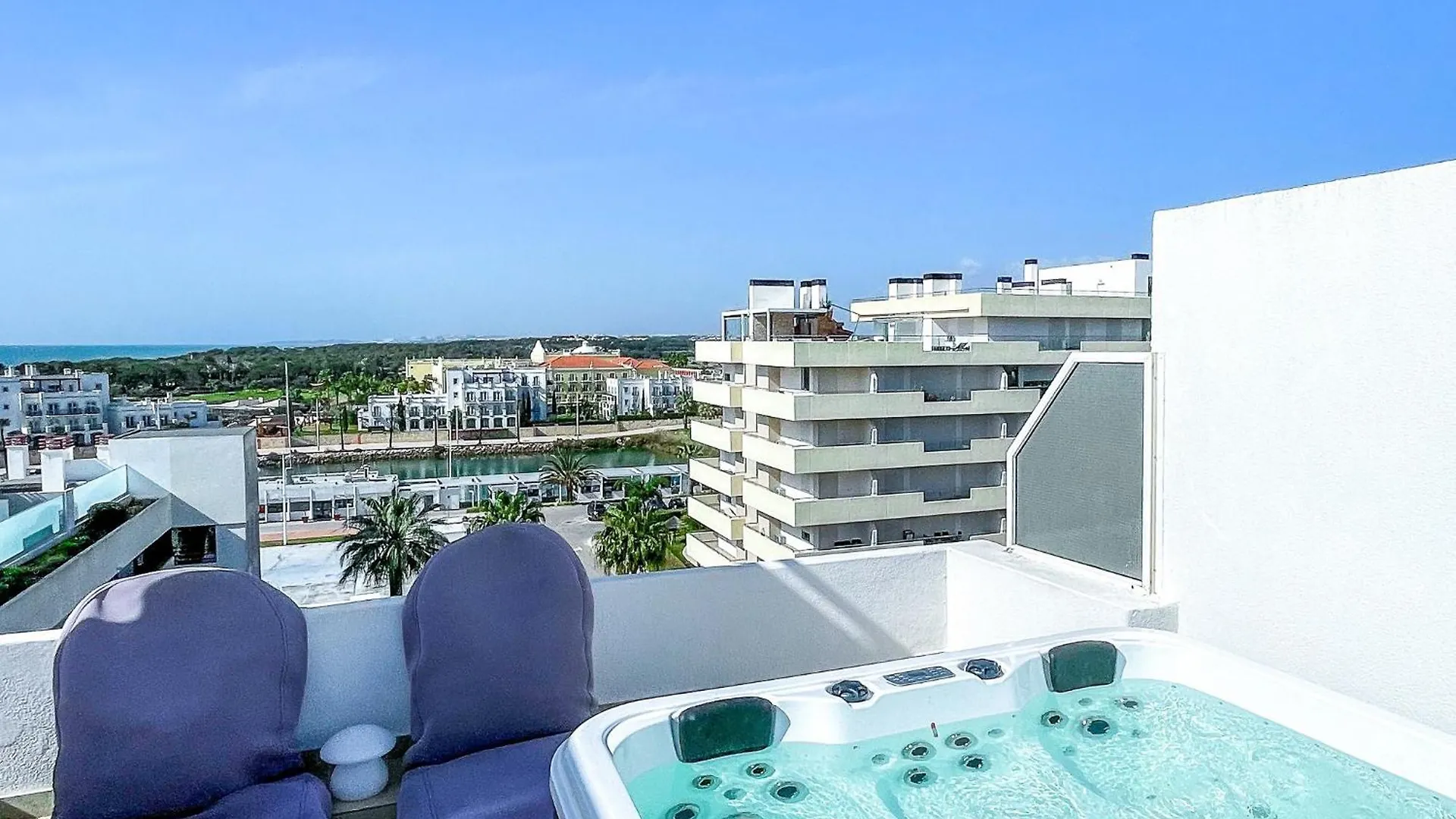 Apartment Penthouse Triplex Com Jacuzzi T3 Hsr Vilamarina Vilamoura Portugal
